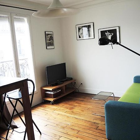 2 Pieces Avec Balcon Plein Sud Apartment Париж Екстериор снимка