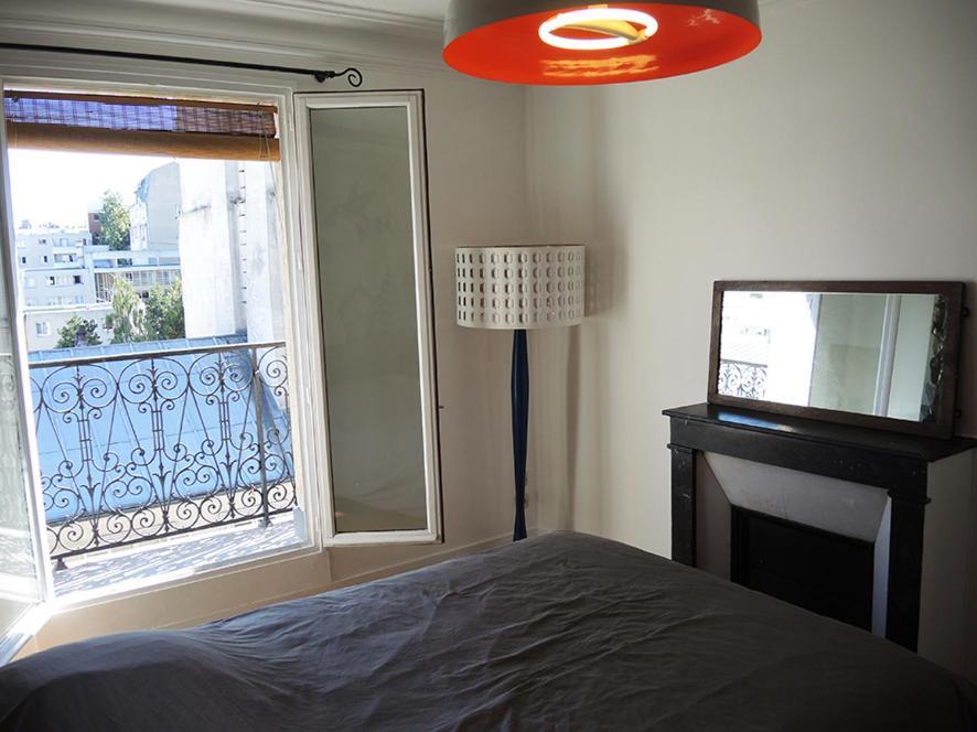 2 Pieces Avec Balcon Plein Sud Apartment Париж Екстериор снимка